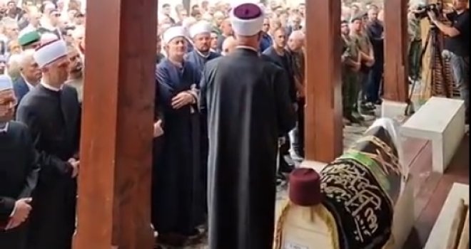 Obavljena dženaza i ukop Emina Švrakića, osnivača ' Zelenih beretki'  i Hayat TV-a