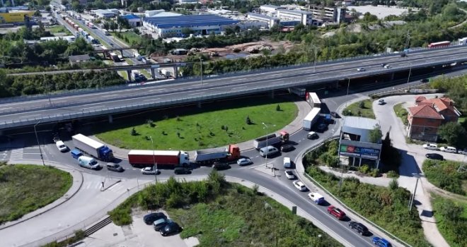 Snimak iz zraka: Pogledajte razmjere saobraćajnog kolapsa u Sarajevu nakon drugog dana protesta prijevoznika