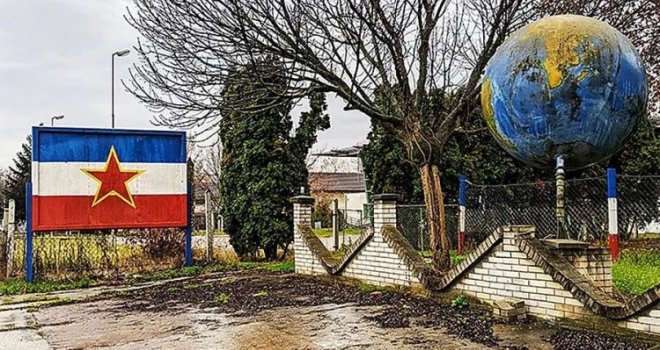 U ovom gradu je stvorena mini-Jugoslavija: Svi se oslovljavaju sa 'drugovi i drugarice, vrijeme kao da je stalo