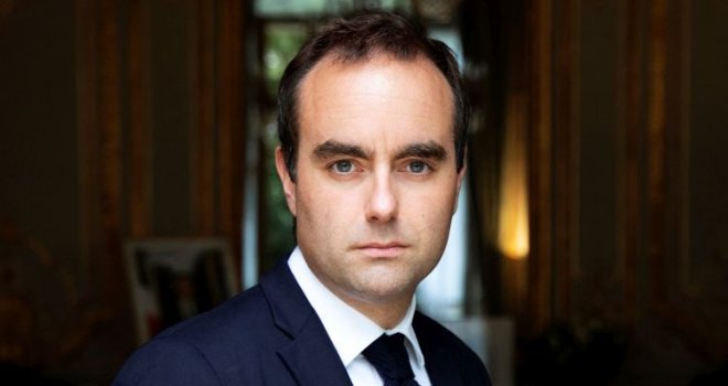 Burno u Parizu: Francuski premijer podnio ostavku nakon samo mjesec dana na dužnosti