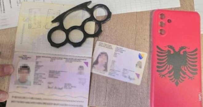Policija u Srbiji zadržala bh. državljane: Zasmetala im maska na mobitelu