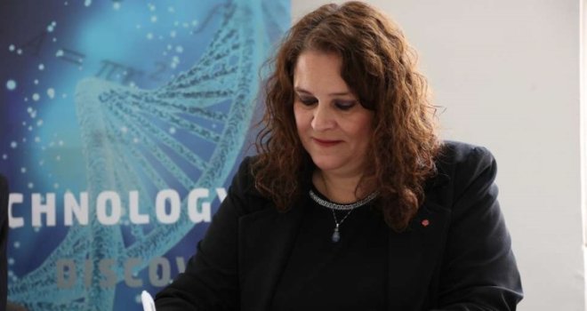 Podrška osposobljavanju nezaposlenih žena: Ministrica Duraković potpisala ugovore u vrijednosti od 50.000 KM