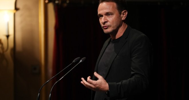 Kako je televizijski portir Šemso 'spašavao obraz Sarajeva' na dolasku Pape i odlasku Halida