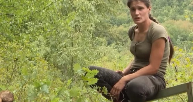 Ona nije obična djevojka: Obara stabla, pili drva i traži momka koji zna da kuha