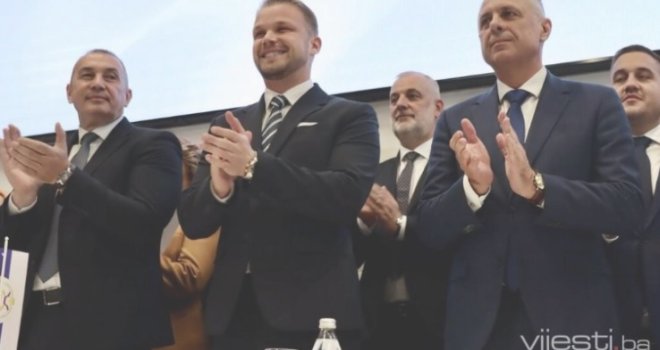 Republika Srpska dobila novi pokret: Na Jahorini sporazum potpisali Stanivuković, Radojičić i Kojić