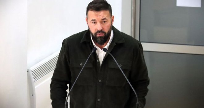 Ministar Magoda upozorava: Pečat Fudbalskog saveza KS pretvoren je u privatnu svojinu, sport se pretvara u kriminal