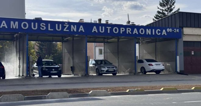 Nakon nasilnog rušenja ivičnjaci na Dobrinji vraćeni u prvobitno stanje