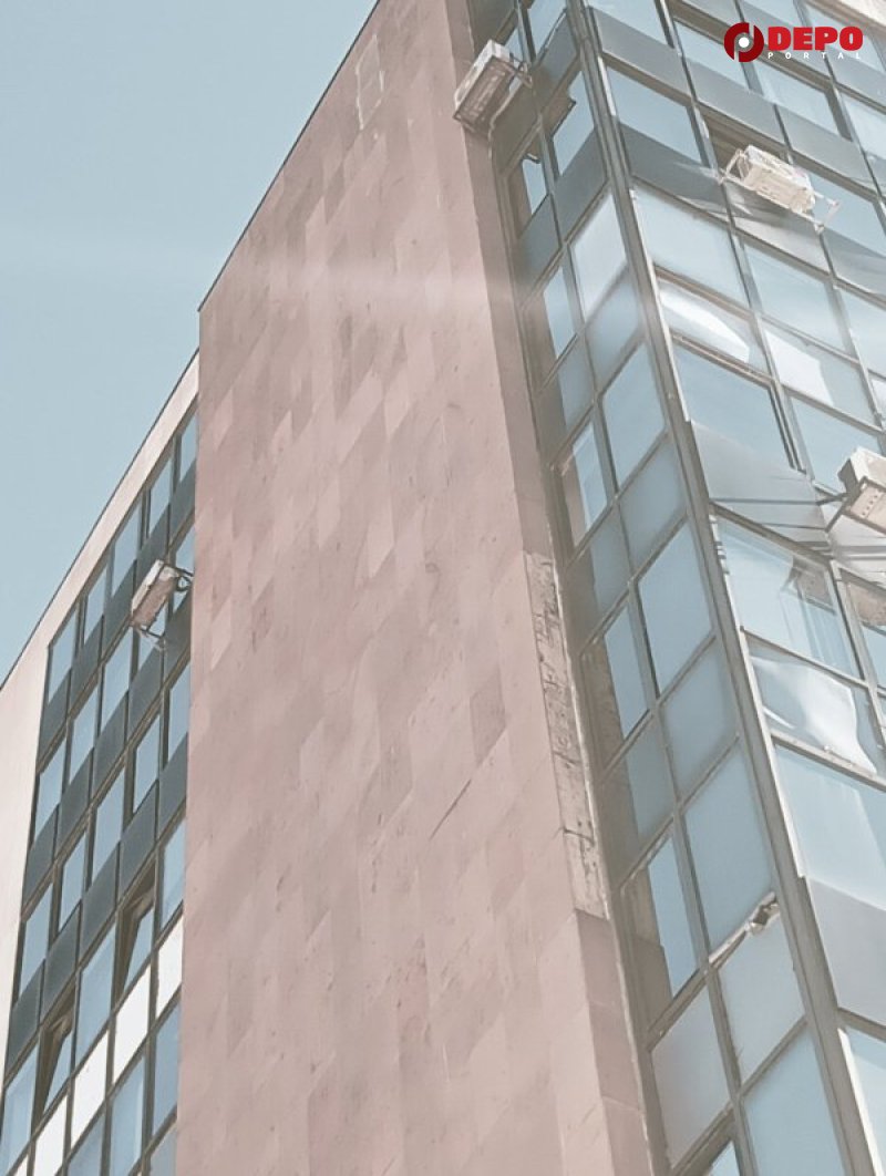 upi-neboder-popravljena-fasada-1