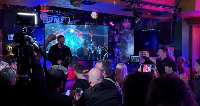 Gužva u popularnom sarajevskom The Pub-u: Almas Smajlović oduševio publiku, obilježio važan trenutak u karijeri 