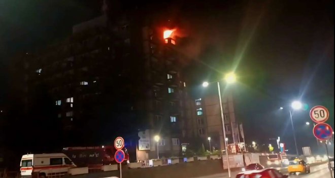 Stravičan požar u Domu penzionera u Tuzli: Više osoba hospitalizirano zbog trovanja dimom, ima i smrtno stradalih