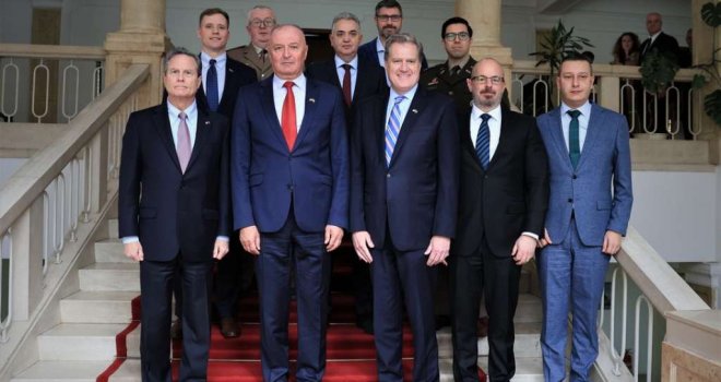 Snažna podrška SAD-a BiH: Delegacija kongresmena u posjeti Ministarstvu odbrane BiH