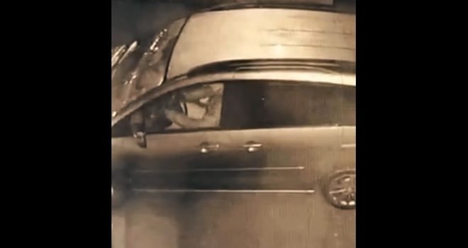 Pojavio se snimak sulude pljačke u Sarajevu: Evo kako su 'kreativni' lopovi pokušali automobilom probiti vrata SCC-a  