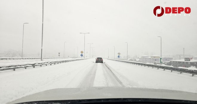 Haos na putevima i u ZDK: Snijeg otežao saobraćaj, formirale se ogromne kolone na putu prema Sarajevu