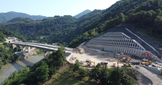 Autoceste FBiH pojasnile situaciju na gradilištu dionice Vranduk – Ponirak: 'Glavni projekt je bio neupotrebljiv...'
