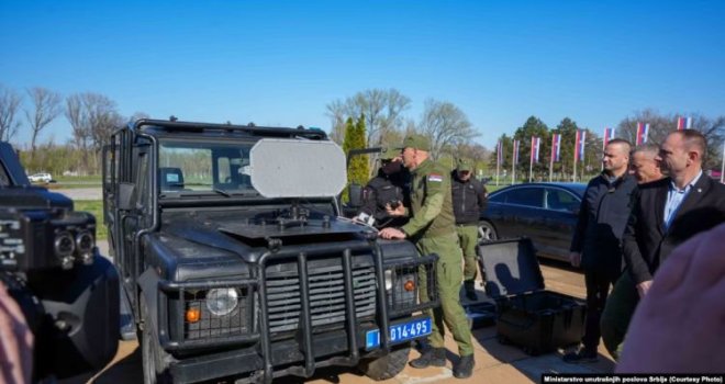 Srbija u saradnji sa Putinovim špijunima testirala zvučne topove na psima