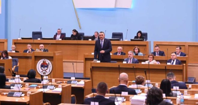 Neće biti veta na odluku o izboru Vlade RS: Klub Bošnjaka nije postigao saglasnost, Mahmutović bio suzdržan