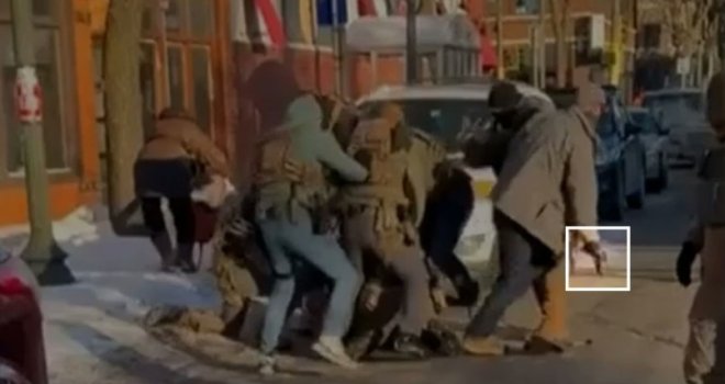 Novi snimak iz Minneapolisa otkriva: Trumpovi agenti oduzeli su Alexu Prettiju oružje i onda ga upucali?!