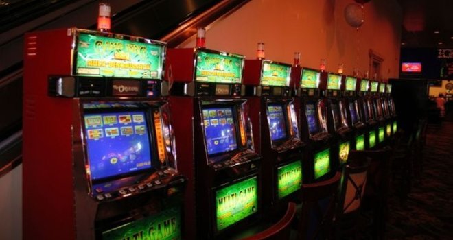 Kocka razara porodice u BiH: Najmlađi ovisnik ima 14, brak pukao za dva mjeseca, a muškarac prokockao 700.000 KM iz firme