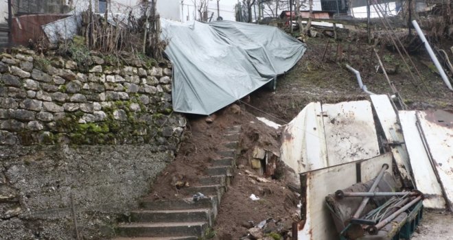 Mještani sarajevskih Trčivoda u strahu: Klizište se pojavilo iznenada iznad kuća, mislili smo da je zemljotres