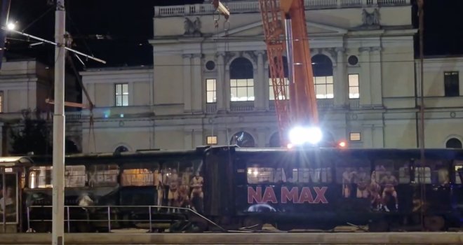 U toku uklanjanje tramvaja s mjesta nesreće kod Muzeja, saobraćaj prema Ilidži pušten