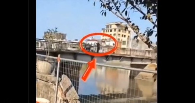 Šokantan snimak: Otac se posvađao sa ženom, u naletu bijesa zgrabio dijete i bacio ga u rijeku!