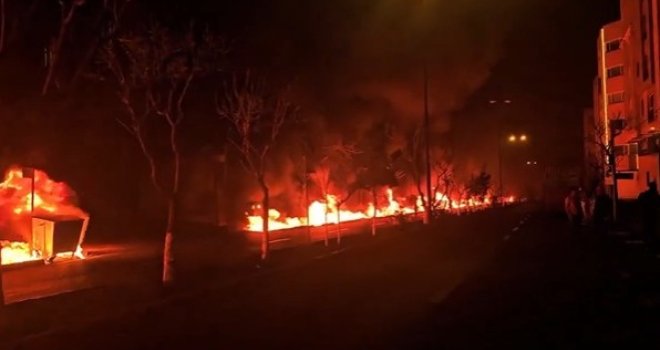 Apokaliptična noć u Teheranu, jutro još gore: Gusti, toksični oblaci nad gradom, na ljude pada crna, naftna kiša