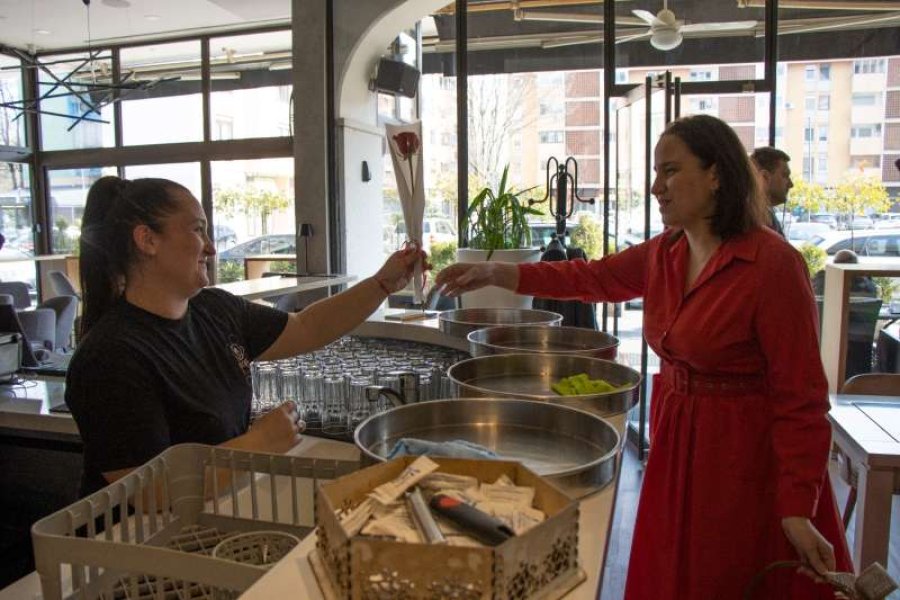 benjamina-karic-8-mart-ruze-2