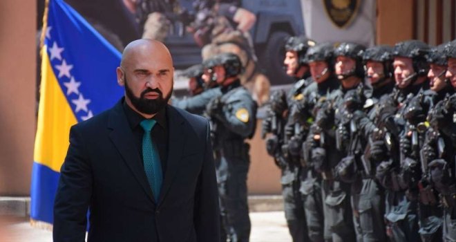 Isak: 'I nogama i rukama ćeš Milorade u NATO, samo kada te dovoljno pritisnu! Bez pogovora ćeš se povući!' 