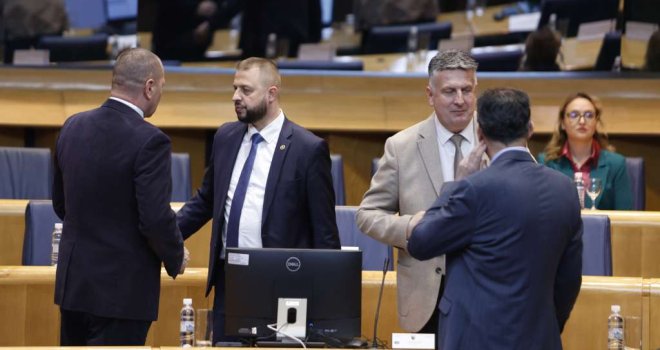 Delegati iz SNSD-a i HDZ BiH u Domu naroda PSBiH uskratili kvorum za rad, sjednica prekinuta