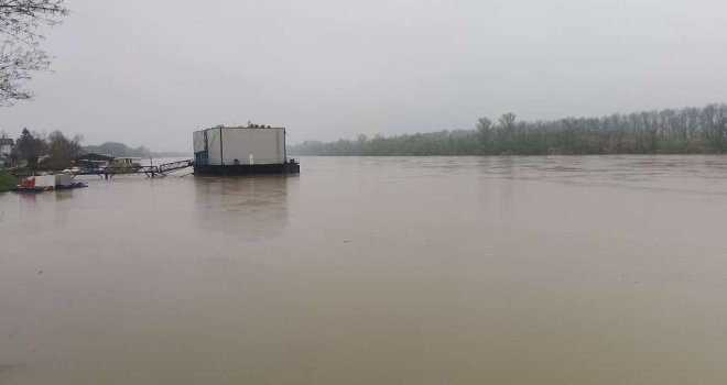 Tragedija u BiH: Iz rijeke Save izvučeno beživotno tijelo žene, ljudi primijetili da pluta u vodi 