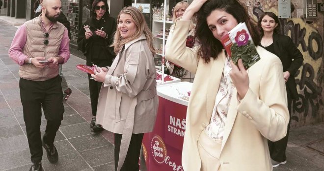 Sretan rođendan! Naša stranka proslavila punoljetstvo: Druženje sa građanima u centru Sarajeva