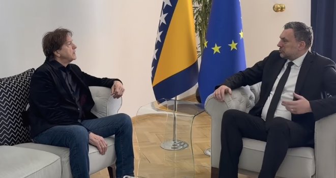 Zdravku Čoliću uručen diplomatski pasoš Bosne i Hercegovine