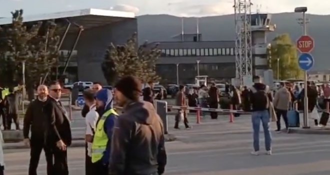 Dojava o postavljenoj bombi na Aerodromu Sarajevo: Evakuacija putnika i osoblja