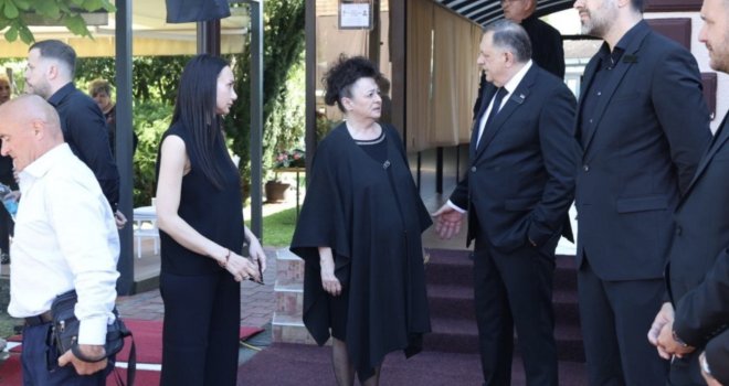 Sahranjena majka Milorada Dodika, saučešće stiglo i od Vučića