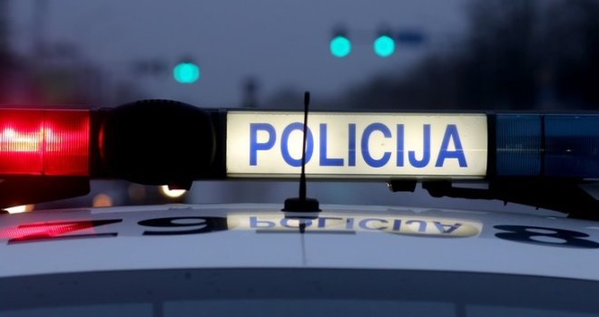 Policija zaustavila vozilo, Sarajlija im pobjegao: MUP KS raspisao potragu za 39-godišnjim muškarcem 