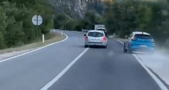Snimka opasne vožnje: Vozač ukradenim autom bježao iz Mostara prema Čapljini
