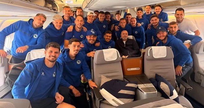 Fudbalska reprezentacija BiH doputovala u St. Louis: Njihov let pratilo više od 3.000 ljudi