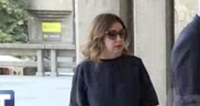 Jezive poruke koje je Miljana Kecmanović razmjenjivala sa sinom: 'Je*i se, sine'