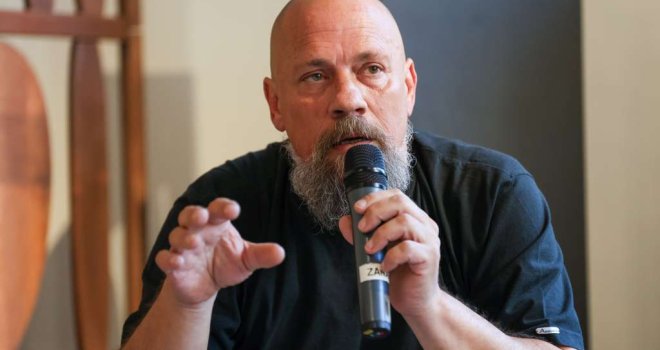 Dežulović predstavio u Sarajevu roman 'Tko je taj čovjek': 'To je dokumentarna fikcija, ništa nije izmišljeno' 