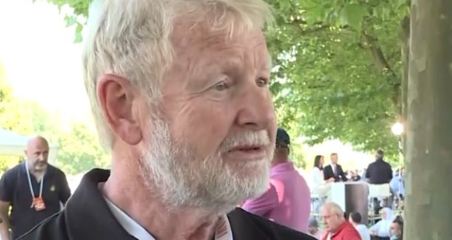 Potresni govor Tony Birtley u Potočarima: Gledao sam ljude kako uzimaju posljednje uzdahe