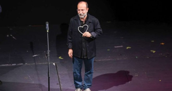 Asgharu Farhadiju uručeno Počasno Srce Sarajeva za doprinos filmskoj umjetnosti