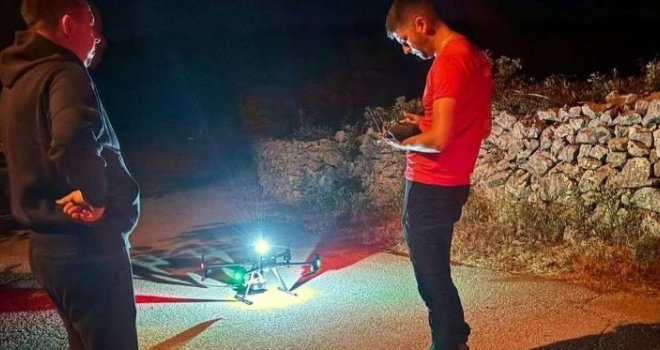 Noćna akcija kod Gruda: Pastir se izgubio u potrazi za stadom, pronašli ga termalnim dronom