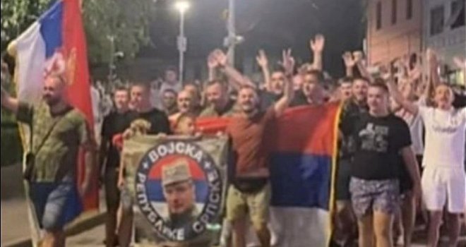 'Nož, žica, Srebrenica' odjekivalo Zvornikom:  Nakon veličanja Mladića, sinoć se otišlo i korak dalje!