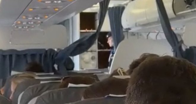 Putnici evakuirani iz aviona na splitskom aerodromu: 'Spomenuo je riječ bomba'